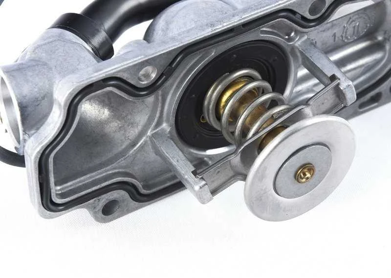 VAG Aušinimo Skysčio Reguliatoriaus Korpusas AUDI A8 2003-2010 VW PHAETON 2002-2016 VW TOUAREG 2002-2010 Originalus 07D121111AP