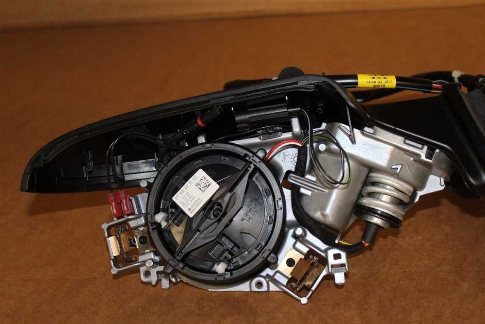 VAG Dešinės pusės elektrinis veidrodis Audi A3 Cabrio 08-13 RHD 8P7858532BE 3FZ Naujos kartos Audi