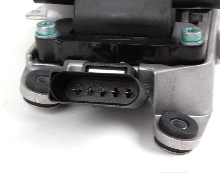 VAG Dvigatvio Žvakės Kietiklis Audi A4 A6 A8 Volkswagen Passat Originalus 078905104A
