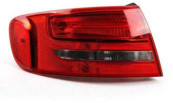 VAG Galinė Šviesa Audi A4 Avant S4 2013 2015 Originalus 8K9945095A