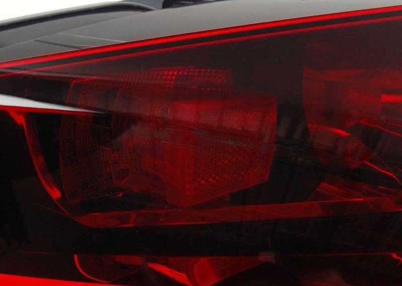 VAG Galinė Šviesa Audi TT TTRS 2011 2014 Originalus 8J0945095N