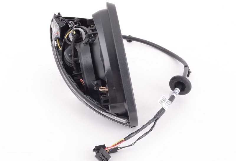 VAG Išorinio veidrodžio tvirtinimas su elektriniu reguliavimo įrenginiu satino juodos spalvos 8V5857409AA9B9 8V5857409J9B9