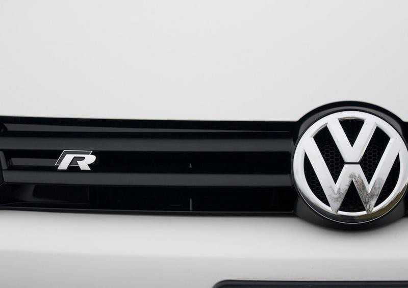 Vag Juodas Radiatoriaus Grotas Golf Golf R32 2009 2013 Originalus 5K0853651BF041