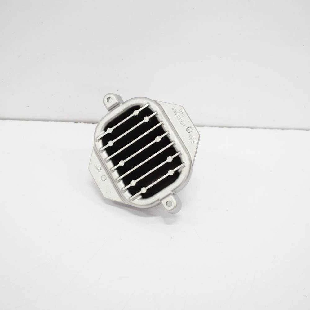 VAG LED Su Radiatoriumi Audi Q3 2015 2017 Originalus 8U0941475B
