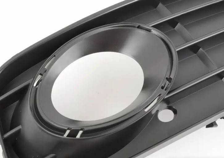 VAG Naujas originalus Audi A4 B7 8E 04-08 dešinysis rūko žibinto groteles 8T0807682E01C OEM