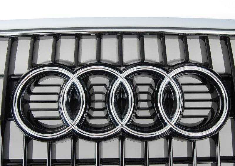 VAG Naujas originalus AUDI Q5 8 R radiatoriaus grotelių rinkinys blizgaus juodo 8R0853651T94 OEM