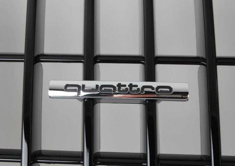 VAG Naujas originalus AUDI Q5 8 R radiatoriaus grotelių rinkinys blizgaus juodo 8R0853651T94 OEM