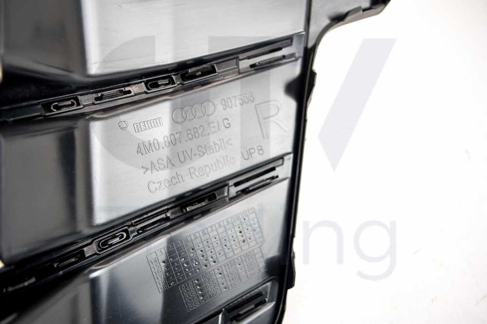 VAG NAUJAS ORIGINALUS AUDI Q7 PRIEKINIS BUFERIS DEŠINIS O/S APATINIS ORA GIDAS GROTELĖ 4M0807682EGXE