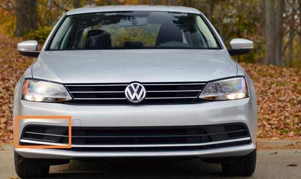 VAG NAUJAS ORIGINALUS VOLKSWAGEN JETTA A6 PRIEKINIS BAMPERIS APATINIS GROTELĖS SATINO Juodas DEŠINĖS PUSĖS