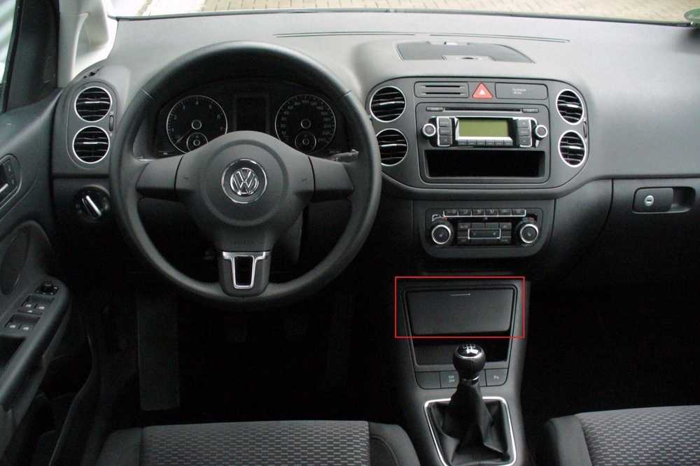 VAG Naujas originalus VW GOLF PLUS interjero priekinis LHD dangtelis peleninei 5M1857351BUTF OEM