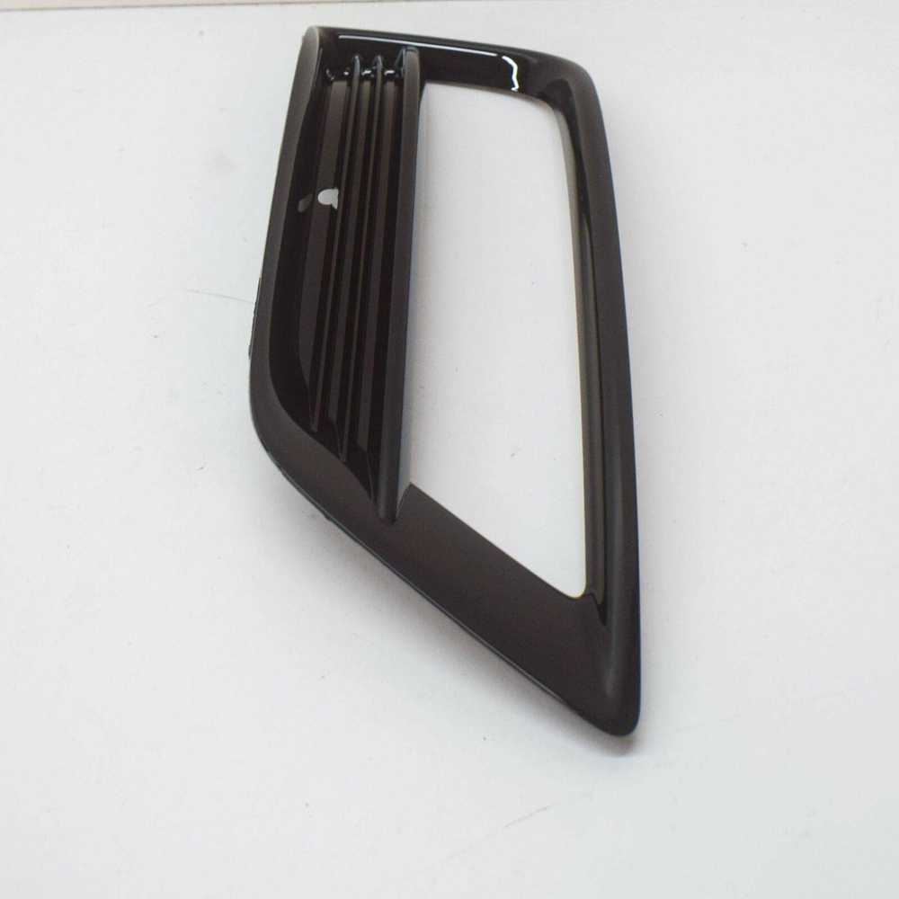 VAG NAUJAS ORIGINALUS VW GOLF R-LINE MK7 13-16 KAIRĖS PUSĖS N/S DEŠINĖS PUSĖS O/S GROTELĖS Juodas RINKINYS