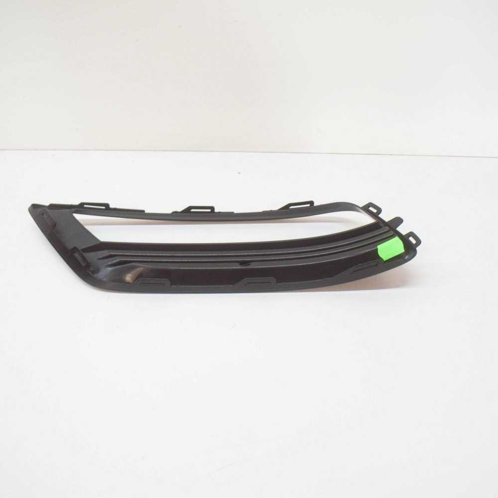 VAG NAUJAS ORIGINALUS VW GOLF R-LINE MK7 13-16 KAIRĖS PUSĖS N/S DEŠINĖS PUSĖS O/S GROTELĖS Juodas RINKINYS