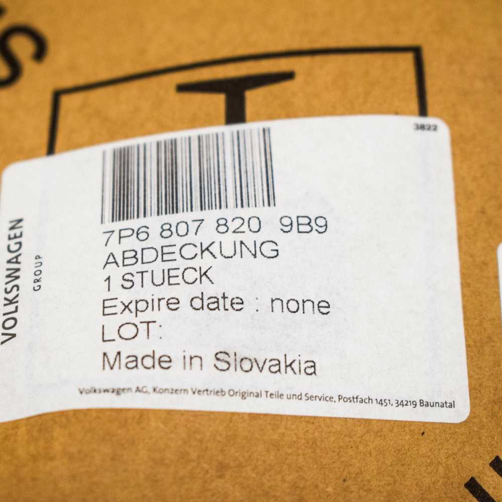 VAG Naujas originalus VW TOUAREG 15-17 R-Line priekinis bamperis dešinės pusės rūko žibinto apdaila juoda