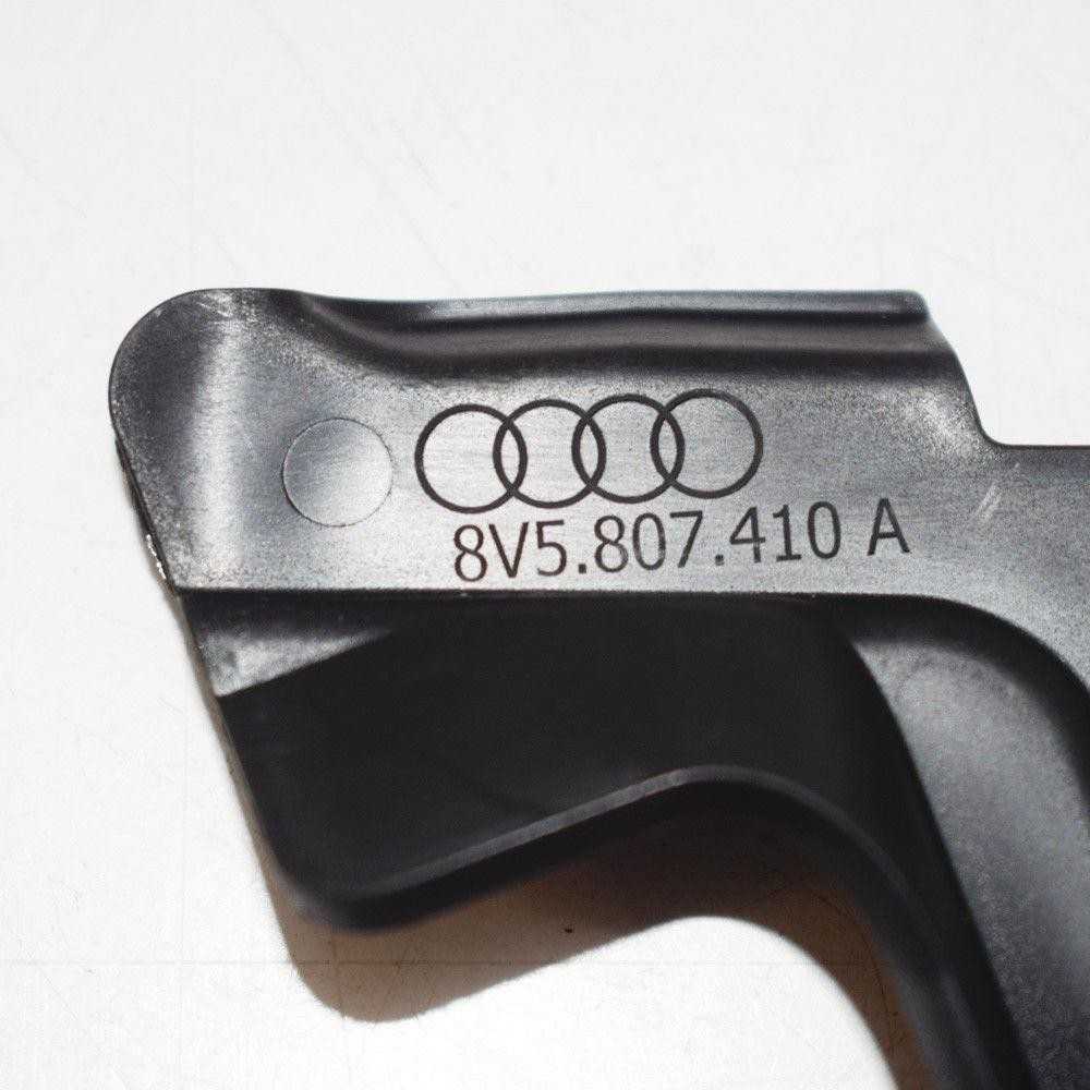 VAG OEM AUDI A3 8V PRIEKINIS BAMPERIO DEŠINĖS PUSĖS ADAPTERIS 8V5807410A ORIGINALUS