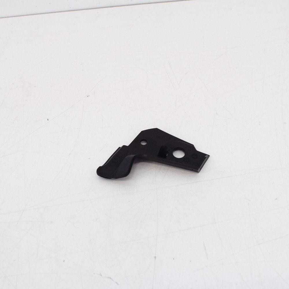 VAG OEM AUDI A3 8V PRIEKINIS BAMPERIO DEŠINĖS PUSĖS ADAPTERIS 8V5807410A ORIGINALUS