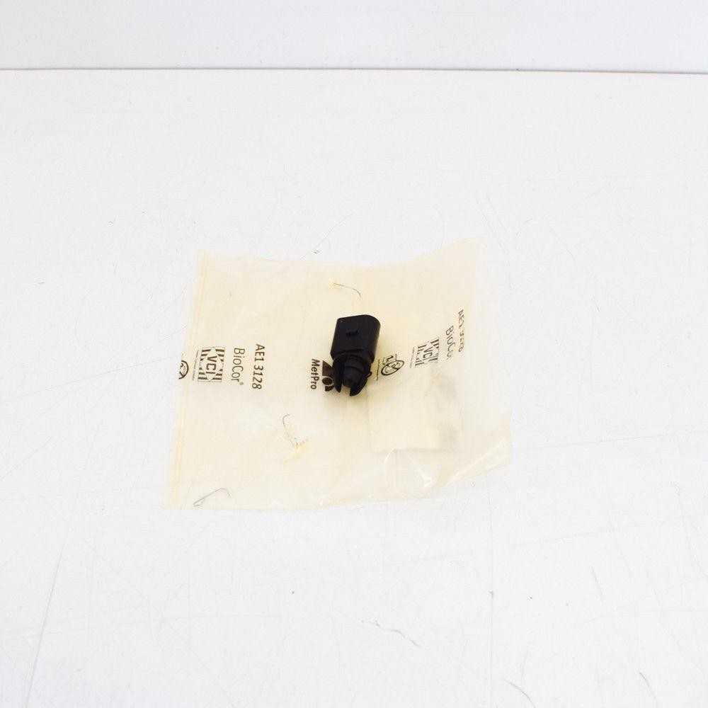 VAG OEM AUDI A3 8V PRIEKINIS BAMPERIO DEŠINĖS PUSĖS ADAPTERIS 8V5807410A ORIGINALUS