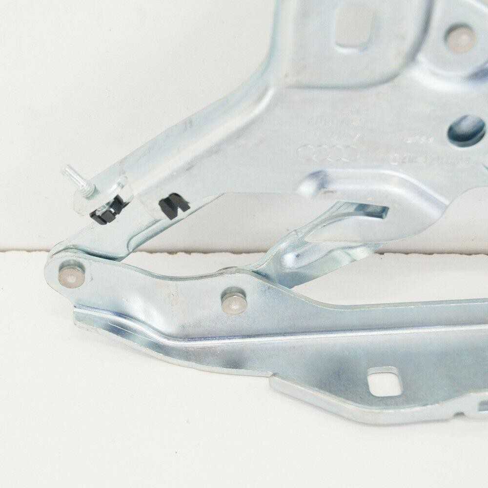 VAG OEM AUDI A4 AVANT B9 GAUBTAS DEŠINIS VYRIS 8W0823302D ORIGINALUS