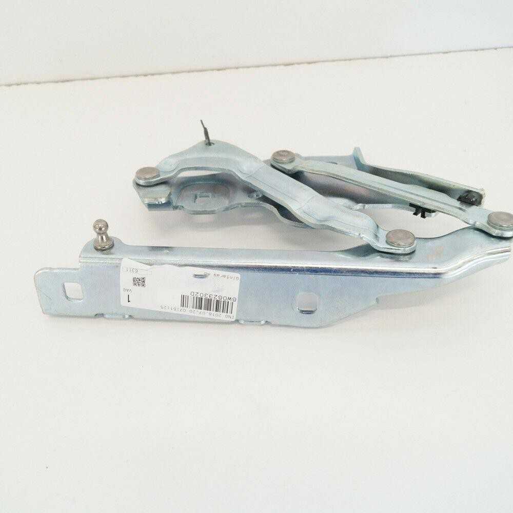 VAG OEM AUDI A4 AVANT B9 GAUBTAS DEŠINIS VYRIS 8W0823302D ORIGINALUS