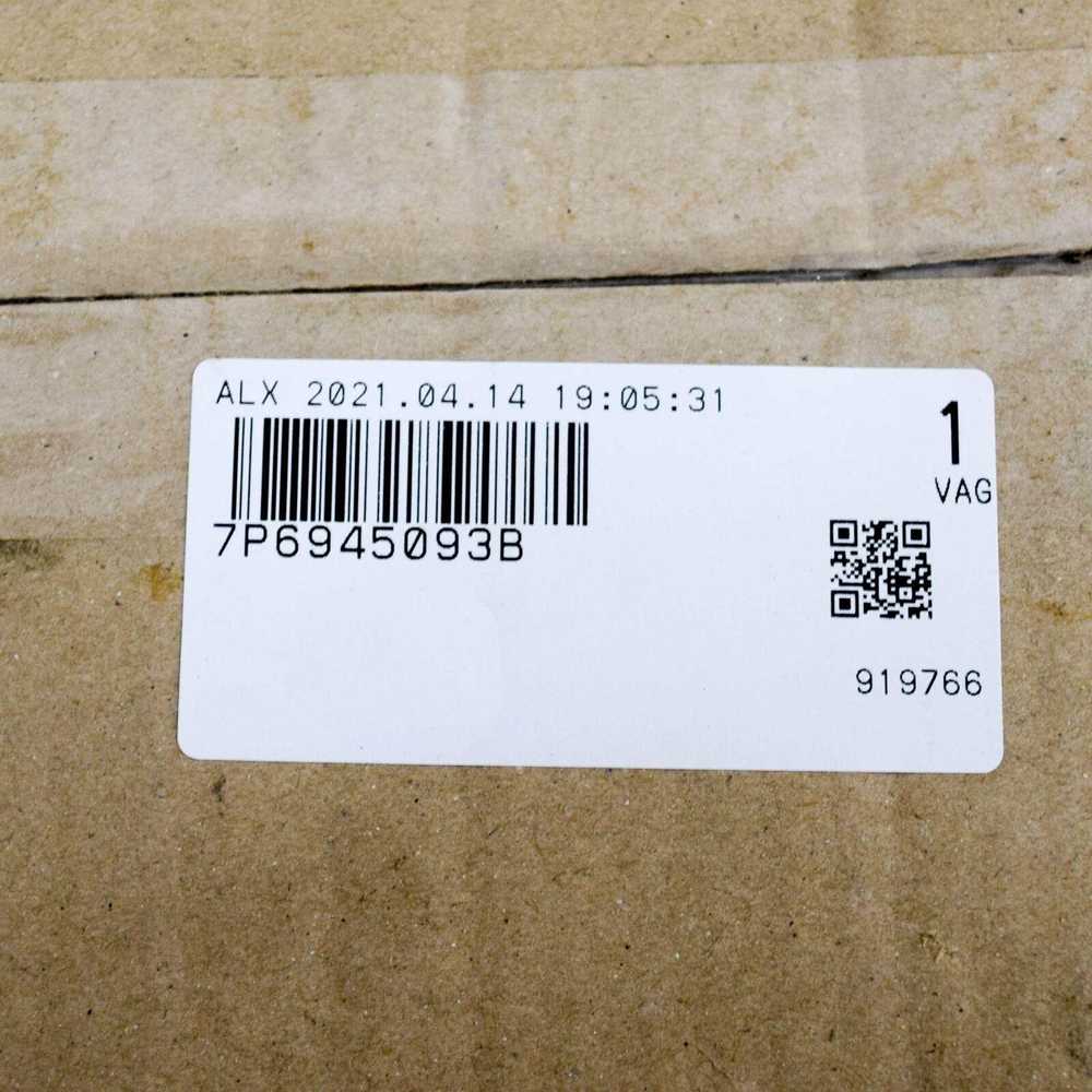 VAG Originali galinė žibintų lemputė kairėje vidinėje pusėje VW Touareg 7P5 7P6 7P6945093B