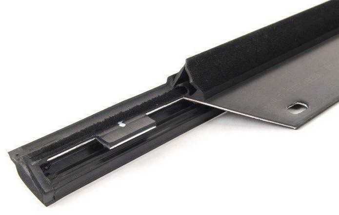 VAG Originalus lango angos sandariklis kairėje pusėje AUDI Q7 4L0837477
