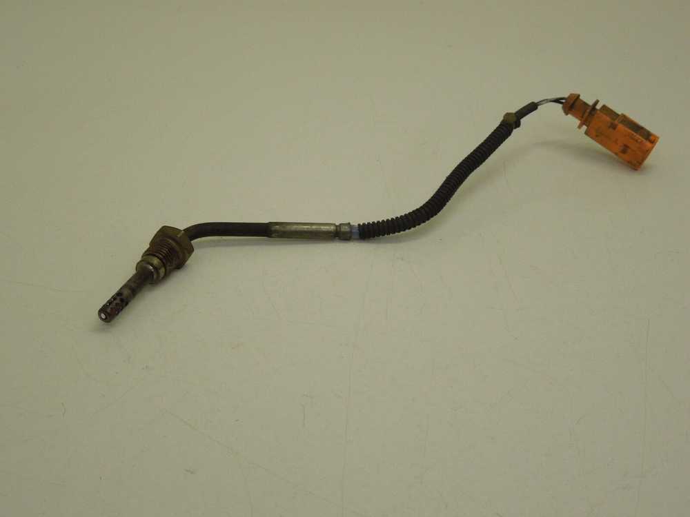 Vag Oro Kuro Duju Temperaturos Jutiklis Audi A1 Skoda Rapid Originalus 03L906088F