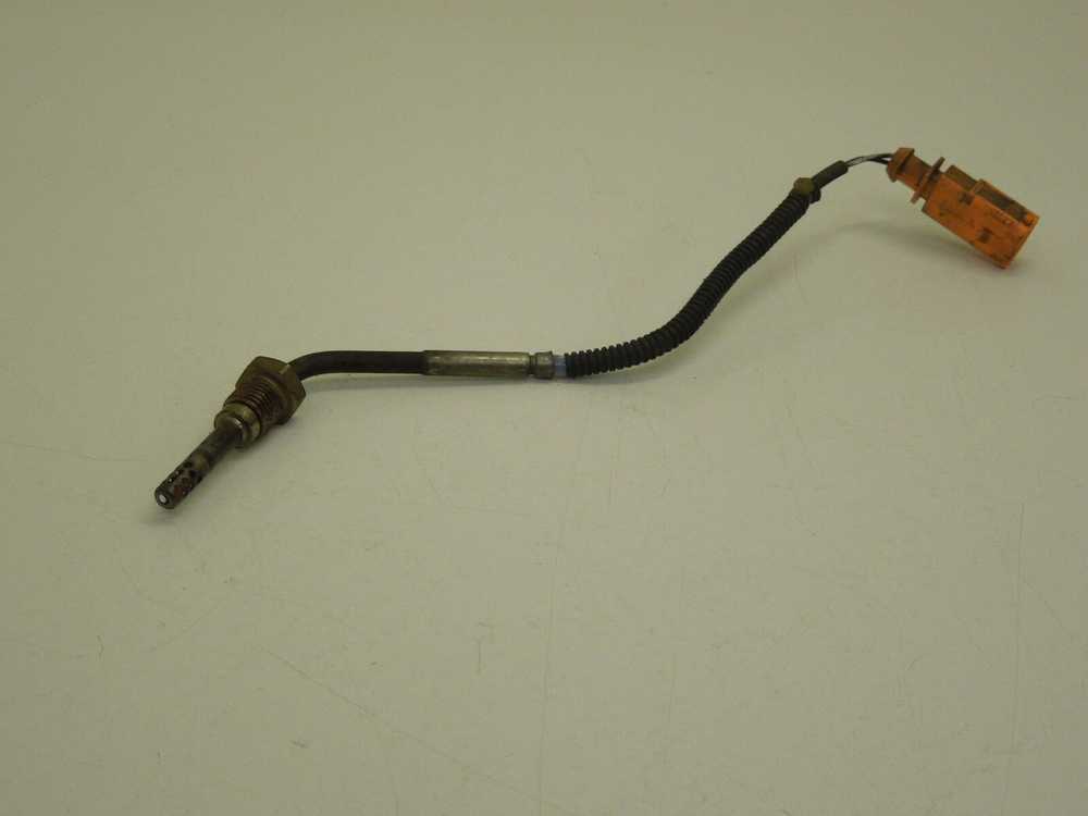 Vag Oro Kuro Duju Temperaturos Jutiklis Audi A1 Skoda Rapid Originalus 03L906088F
