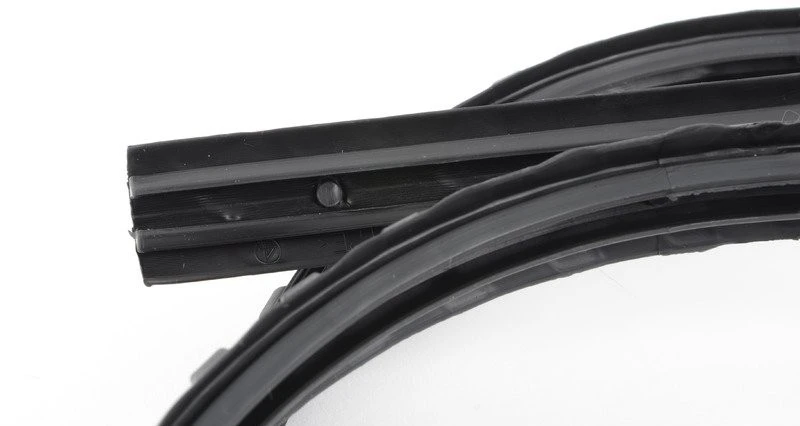 VAG Pagrindinio Nešiojimo Įrangos Danga Su T-Groove Sekcija Audi A3 A4 A6 Q5 Q7 Originalus 4L0071633A