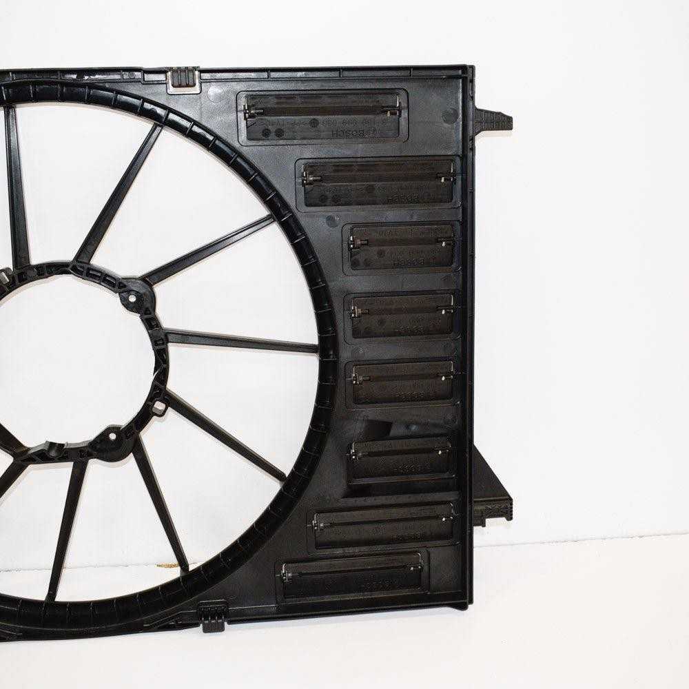 Vag Radiator Apsauga Audi A4 B9 Originalus 8W0121207B