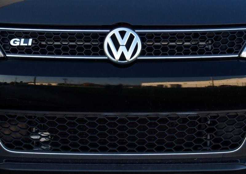 Vag Radiator Grille Jetta Sagitar Vento 2011 2014 Originalus 5C6853651B041