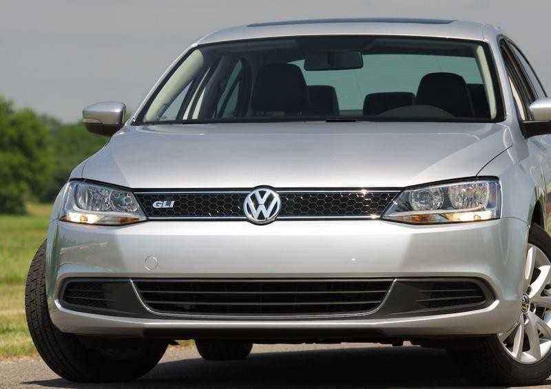 Vag Radiator Grille Jetta Sagitar Vento 2011 2014 Originalus 5C6853651B041