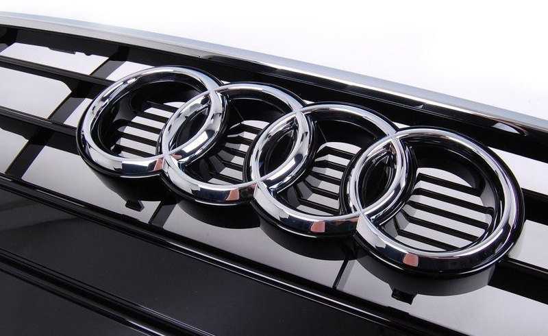 Vag Radiatoriaus Grotelės Blizgios Juodos Audi A4 S4 2013 2015 Originalus 8K0853651GT94