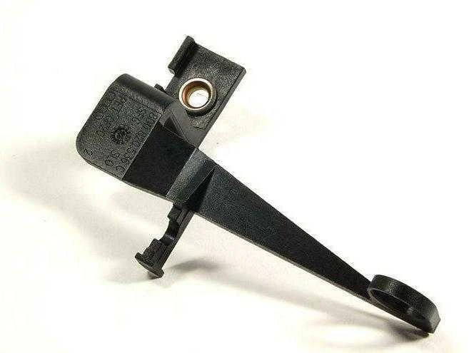 VAG Rankena 8D0820536C Audi A4 A6 TT Volkswagen Passat Originalus 8D0820536C