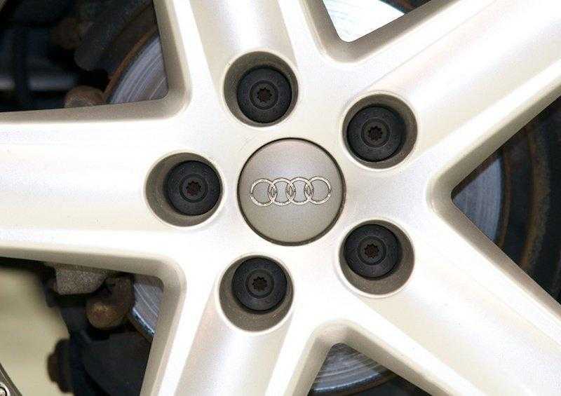 VAG Rato veržlės varžto dangtelis VW originalus 1K06011739B9