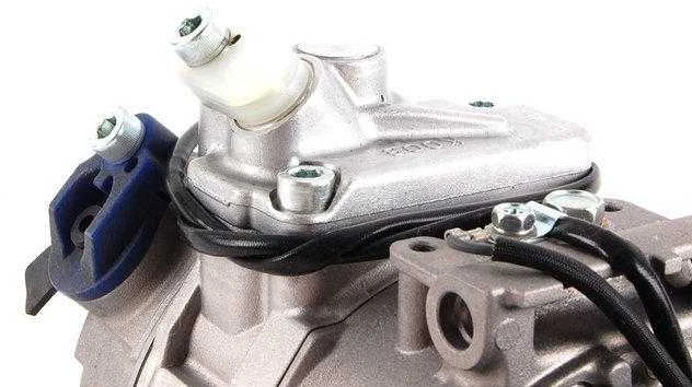VAG Šaldytuvas Kompressorius Su Klampu Audi A4 A6 Volkswagen Passat Originalus 8D0260805RX