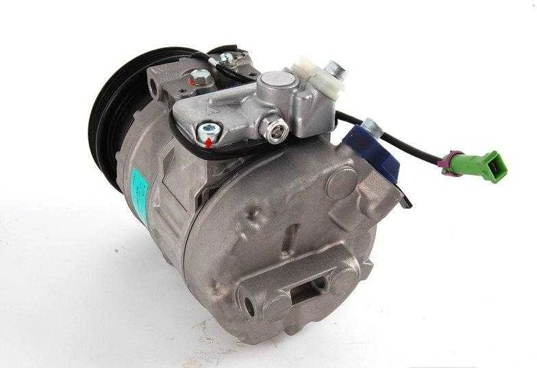 VAG Šaldytuvas Kompressorius Su Klampu Audi A4 A6 Volkswagen Passat Originalus 8D0260805RX
