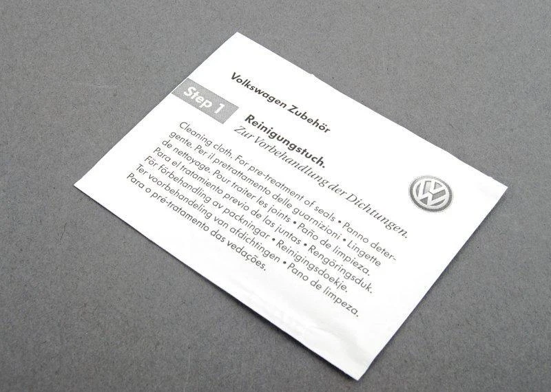 VAG Special Rubber Care Set Special Rubber Care Product Cleaning Cloth Volkswagen Golf 2003-2007 Originalus 000096331