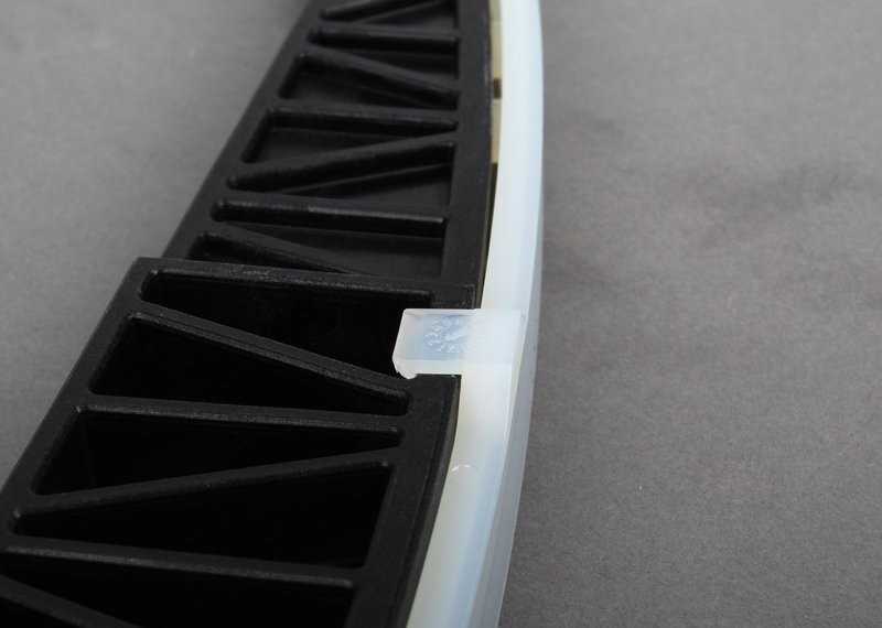VAG Stumdomas bėgis Audi A3 2016-2017 Volkswagen Golf 2013-2017 Originalus 06H109509Q