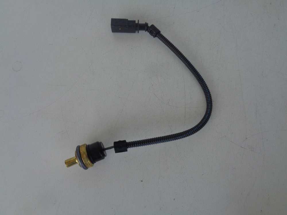 VAG Temperature Sensor 2 Pin Originalus 070919501D Touareg (2003 - 2010) Transporter (2006 - 2010) Campmob. (Typ2/Transp./LT) (2007 - 2010) Campmobil-T5 (2007 - 2010)