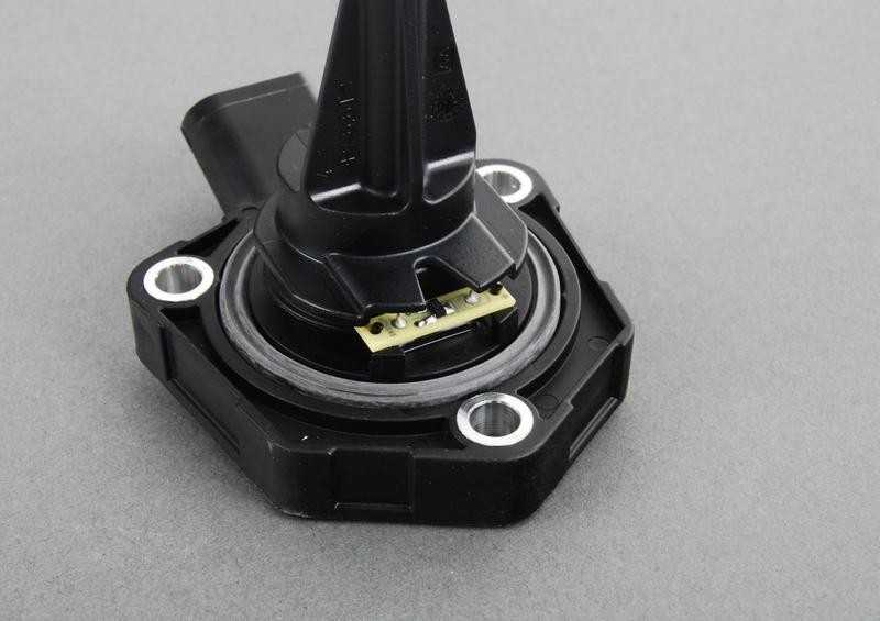 VAG Tikras alyvos lygio jutiklis AUDI VW A6 S6 quattro CC Passat 03C907660S