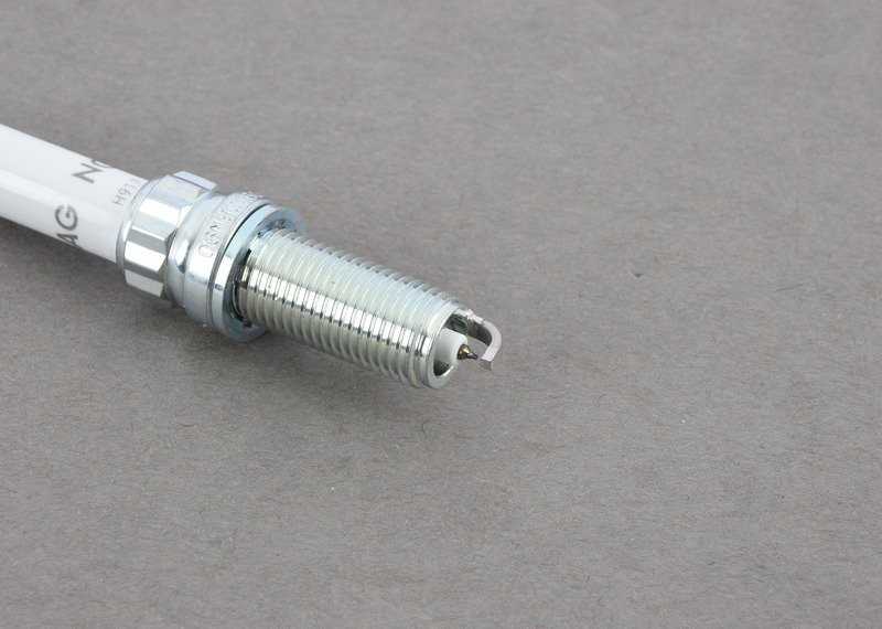 VAG uždegimo žvakė 06M905606F