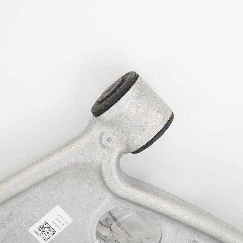 VAG Viršutinis Wishbone Audi 8S TTRS Quattro 2 5T Originalus 8S0407151D