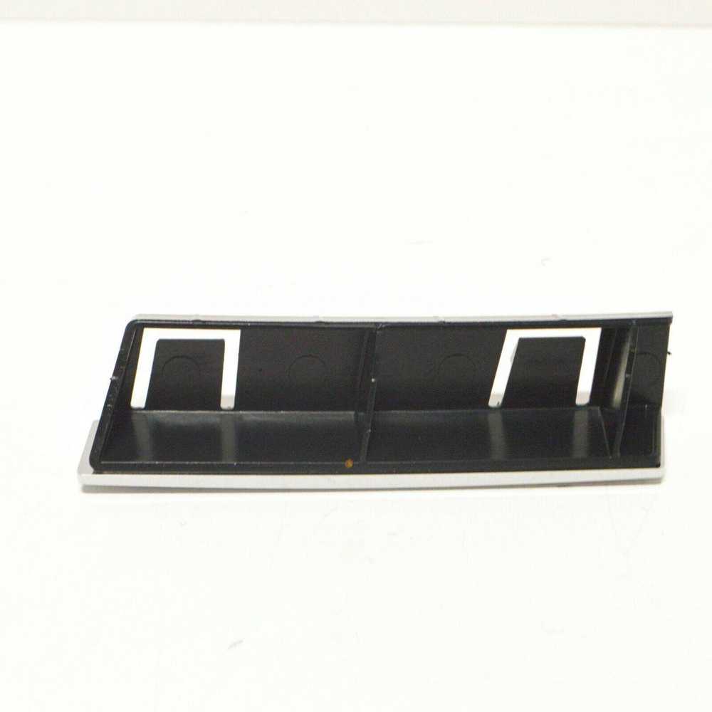VAG Volkswagen CRAFTER Priekinis Bamperio Grotelės Emblema 7C0853948MGM NAUJAS ORIGINALUS