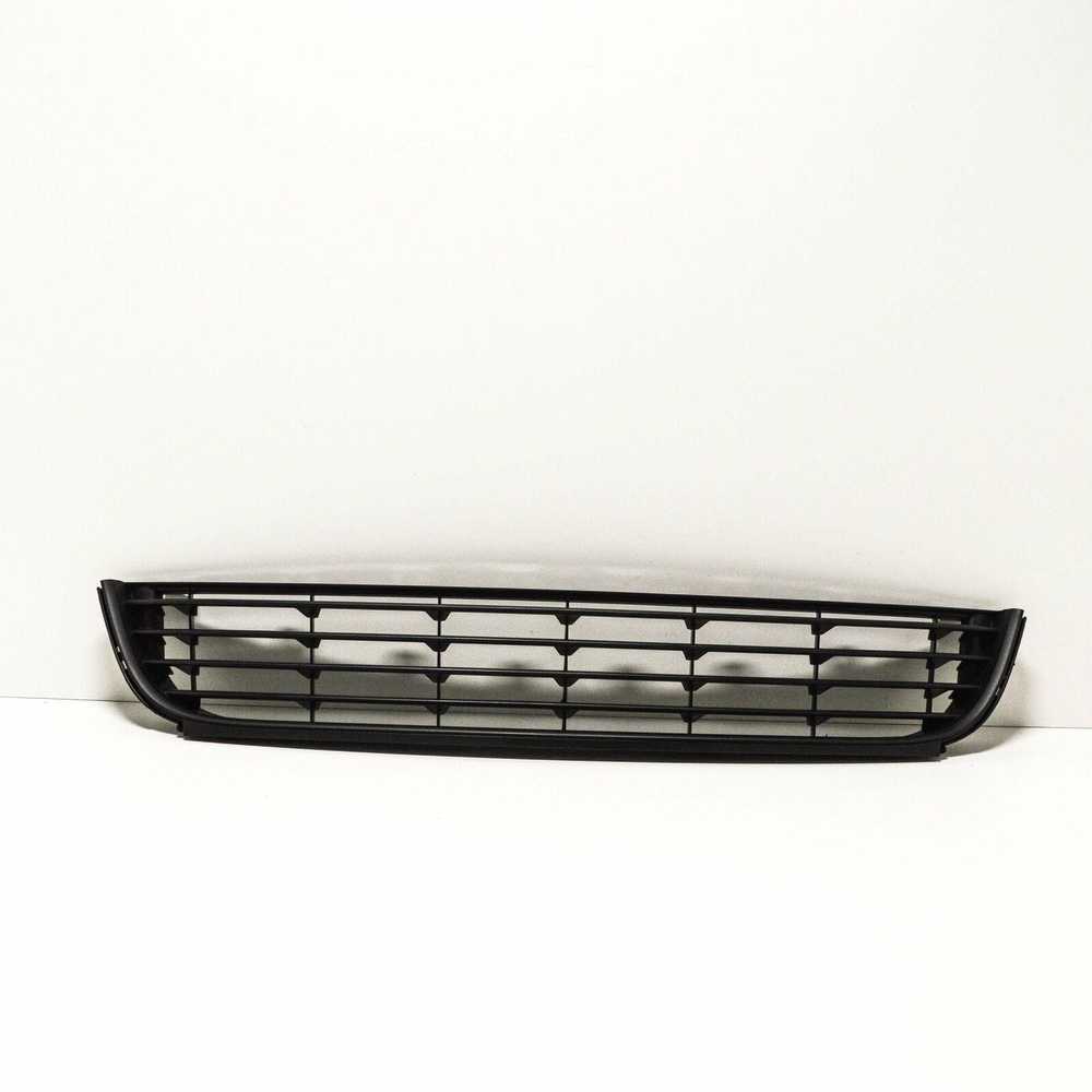 VAG Volkswagen Golf Plus MK5 Priekinis Bamperio Centrinis Grotelės 5M0853677D9B9 NAUJAS ORIGINALUS