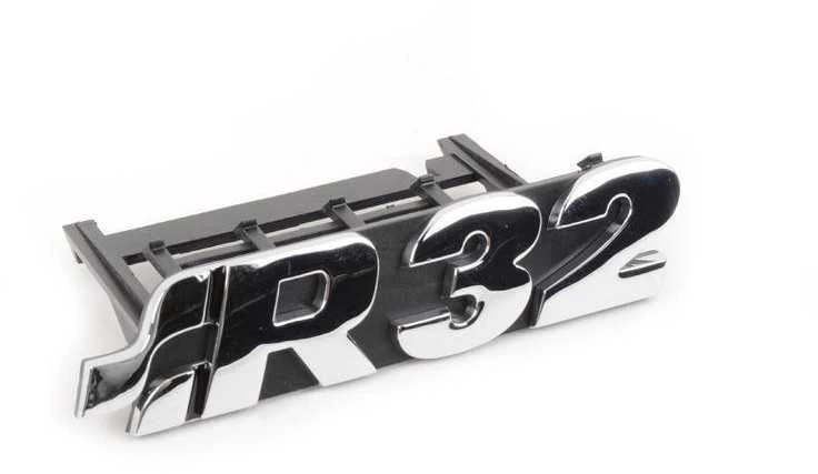 VAG VW Golf MK4 MK5 priekinės grotelės Chrome Juodas R32 emblema su ženkliuku originali 1J6853679DPWV