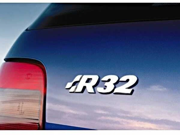 VAG galinis ženkliukas Golf R32 1J0853675Q739