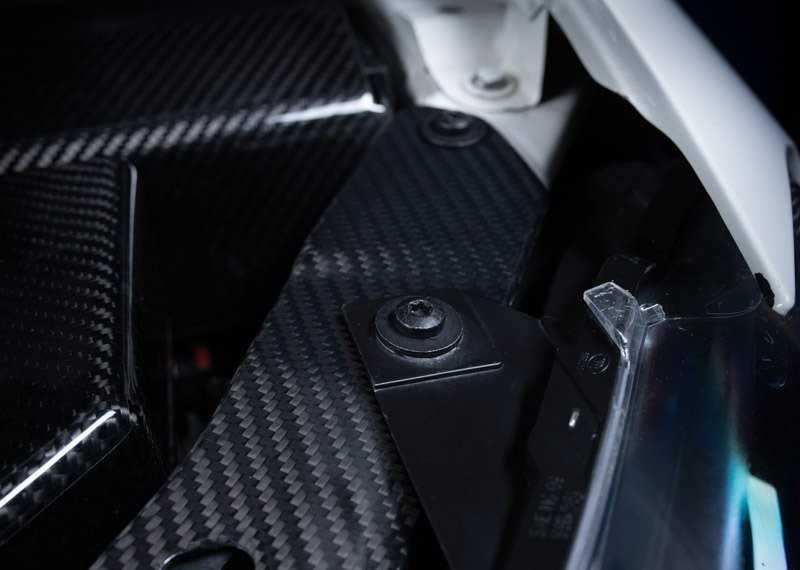 VAG VW GOLF MK6 09-14 O/S Dešinysis viršutinio žibinto atramos laikiklis 5K0806930B Originalus