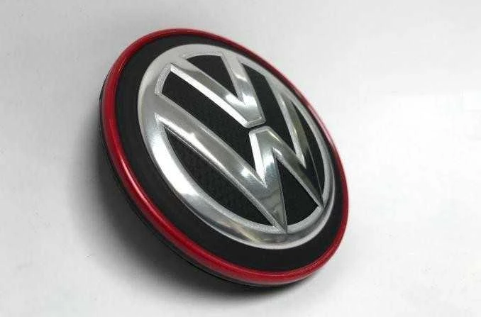 VAG VW Golf R32 GTI ratų centro stebulės dangtelis chromuotas raudonas originalus 5G0601171B