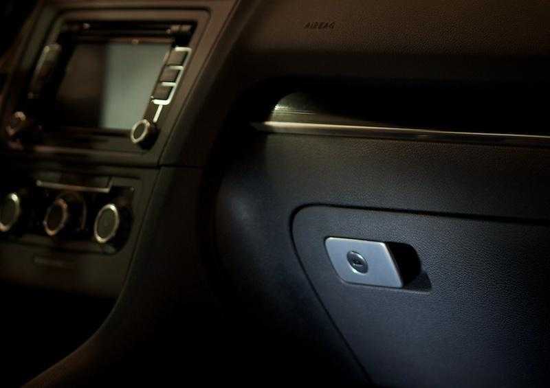 VAG VW GOLF V VI pirštinių dėžutės užraktas be cilindro EOS originalus 1K1857147D3Q7