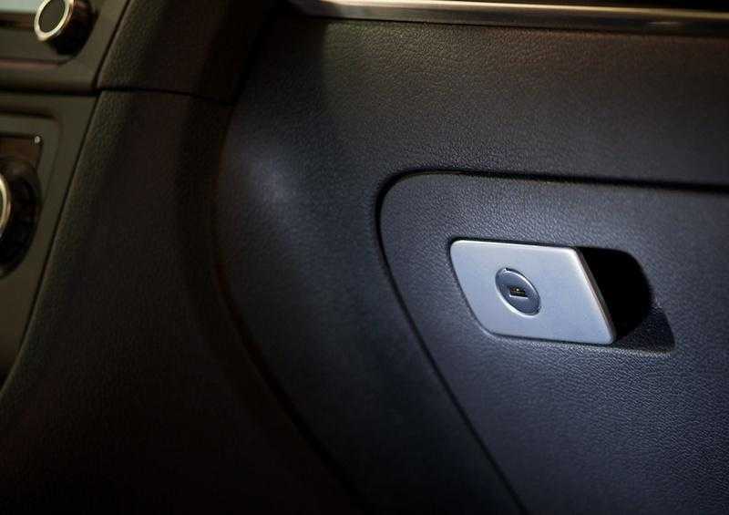 VAG VW GOLF V VI pirštinių dėžutės užraktas be cilindro EOS originalus 1K1857147D3Q7