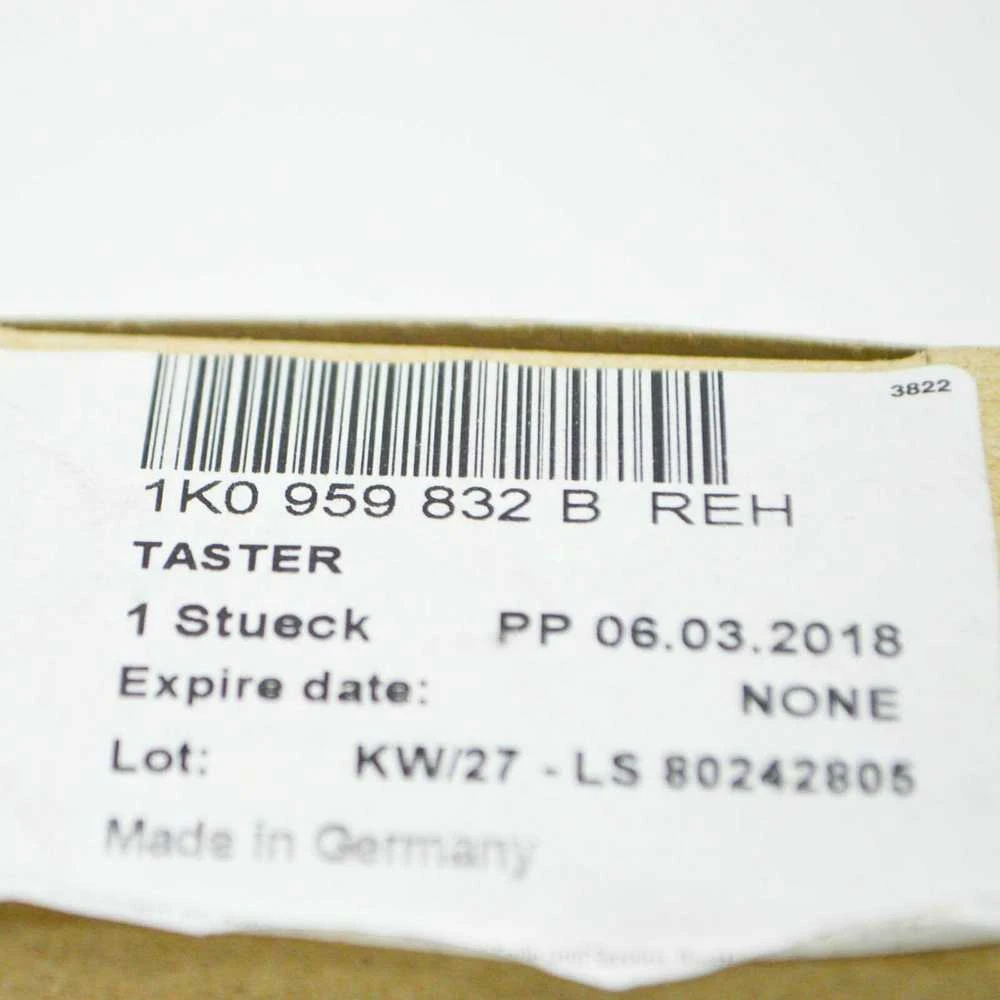 VAG VW Jetta 1K2 bagažinės durelių ir degalų bako sklendės mygtukas originalus 1K0959832BREH